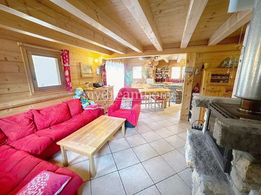 Maison à UGINE