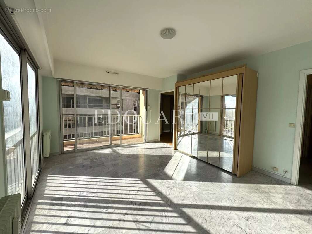 Appartement à ROQUEBRUNE-CAP-MARTIN