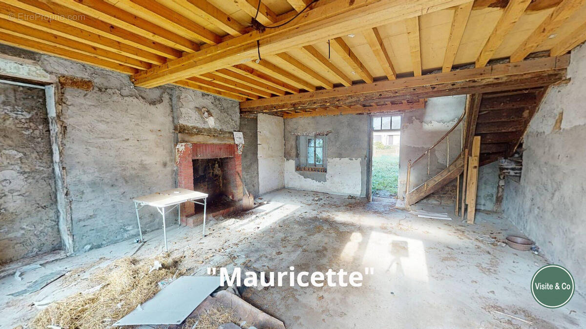 Maison à SAINT-DENIS-DE-MERE