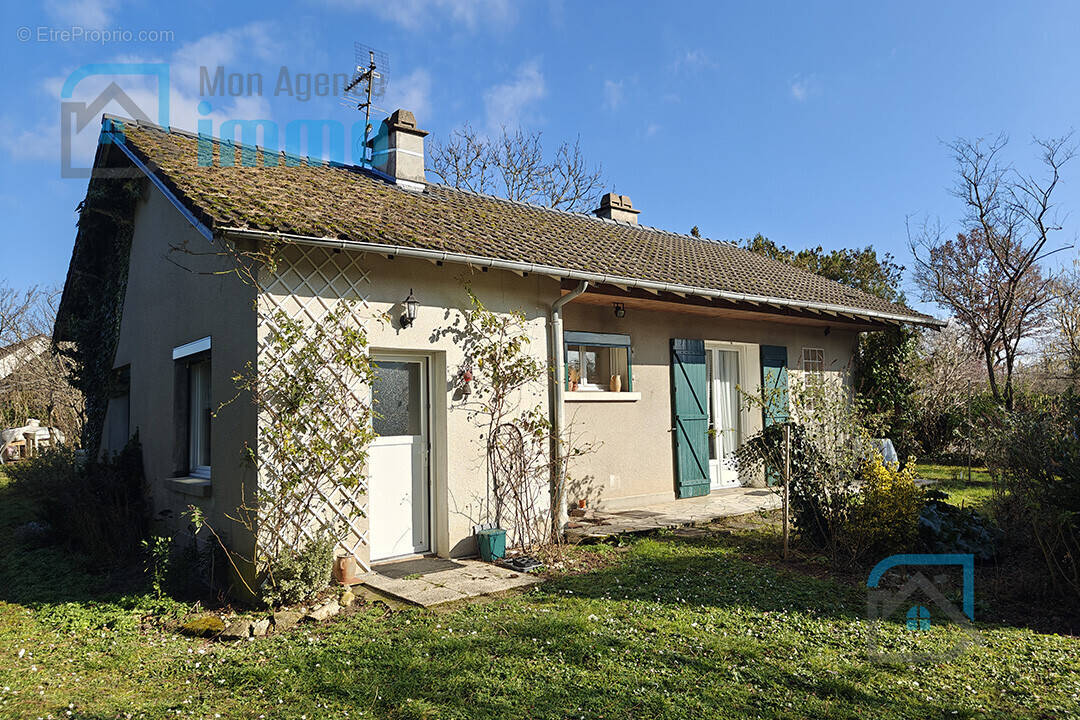 Maison à MEHUN-SUR-YEVRE