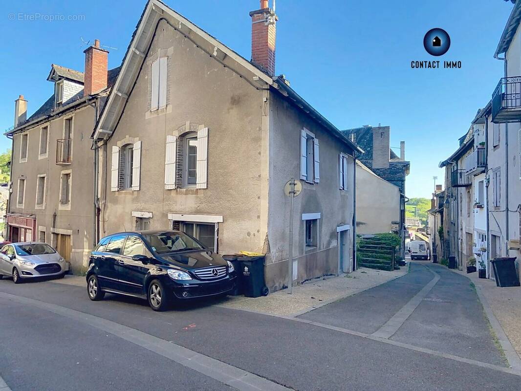 Maison à ALLASSAC