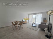 Appartement à VIC-LA-GARDIOLE