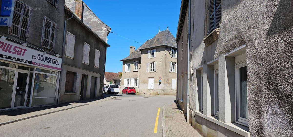 Maison à LUBERSAC