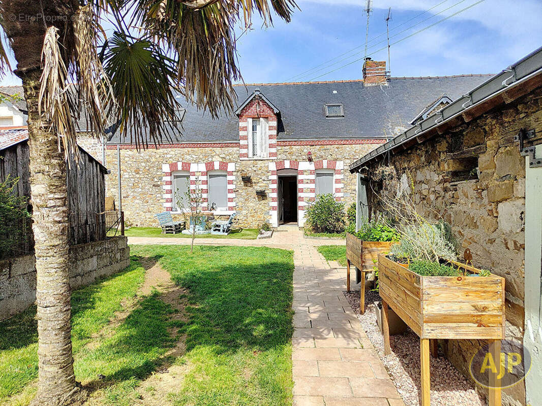 Maison à SAINT-AUBIN-DES-CHATEAUX