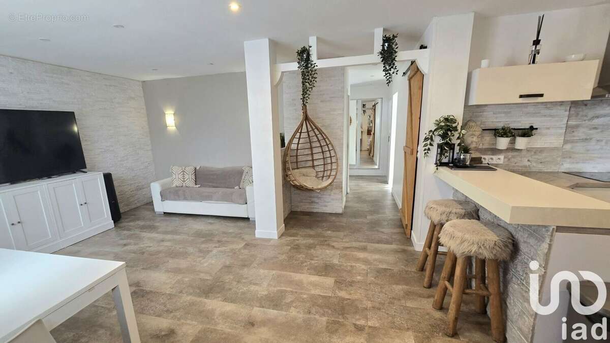 Photo 5 - Maison à BERRE-LES-ALPES