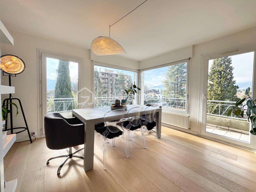 Appartement à CORENC