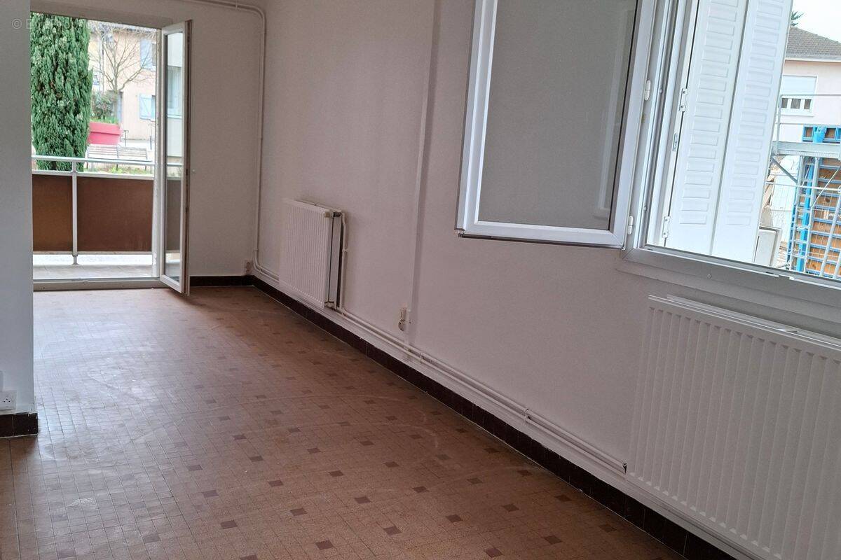 Appartement à COUZON-AU-MONT-D&#039;OR