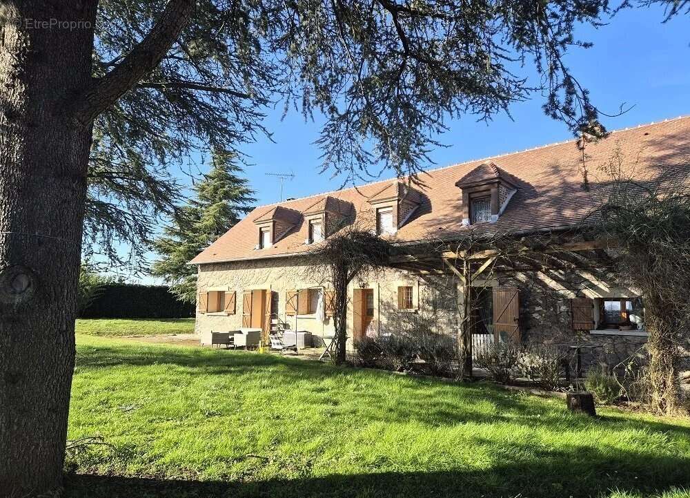 Maison à BEAUNE-LA-ROLANDE