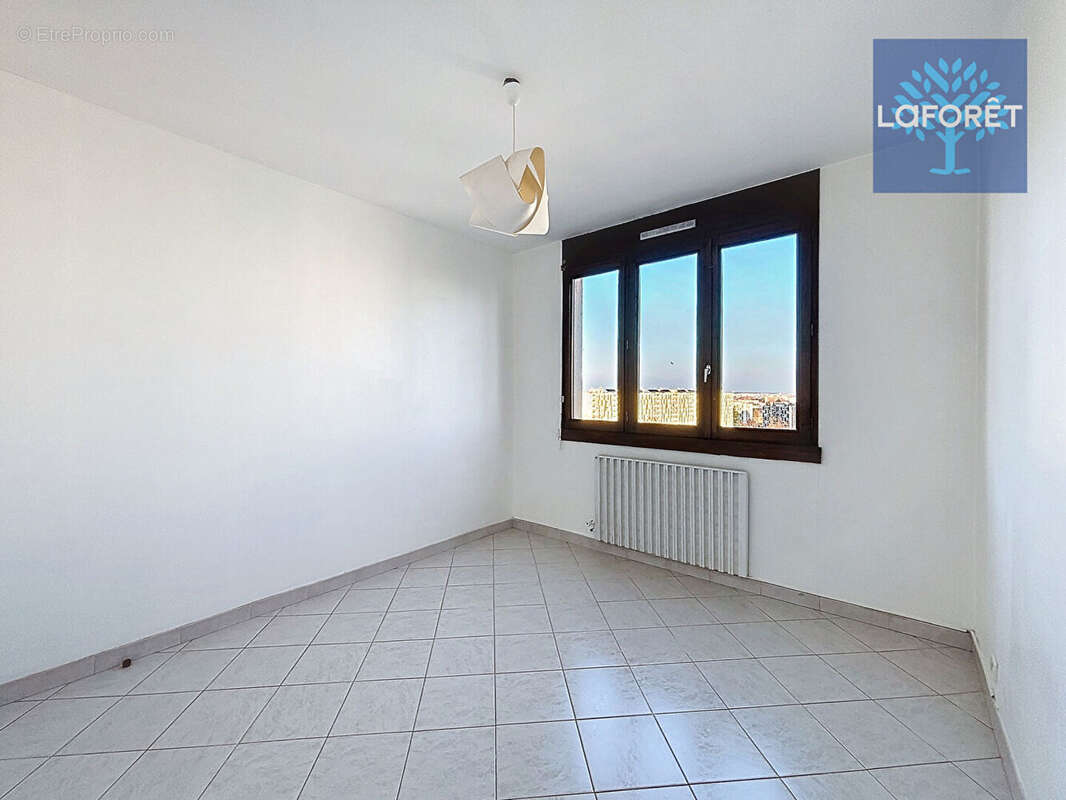 Appartement à SAINT-GENIS-LAVAL