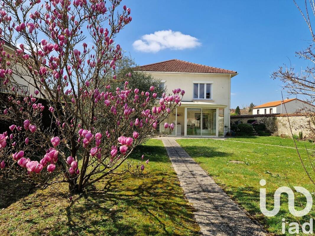 Photo 1 - Maison à JAUNAY-CLAN