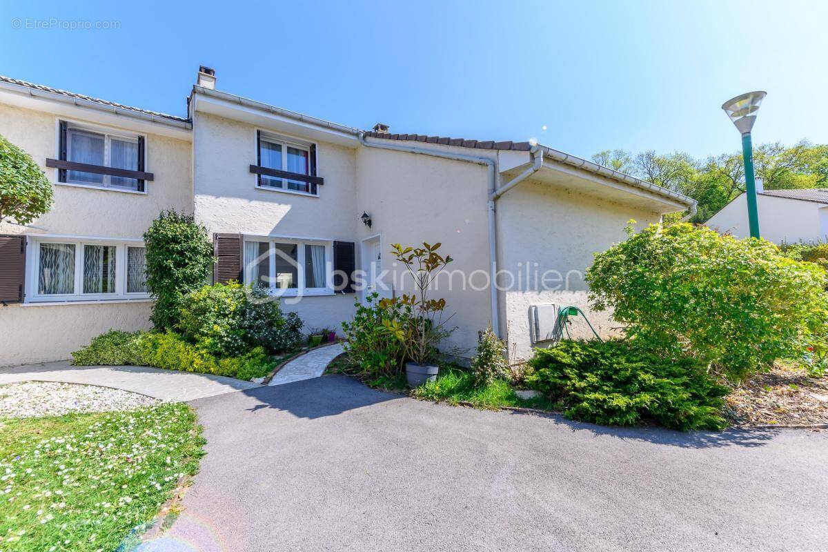 Maison à CHAMPS-SUR-MARNE