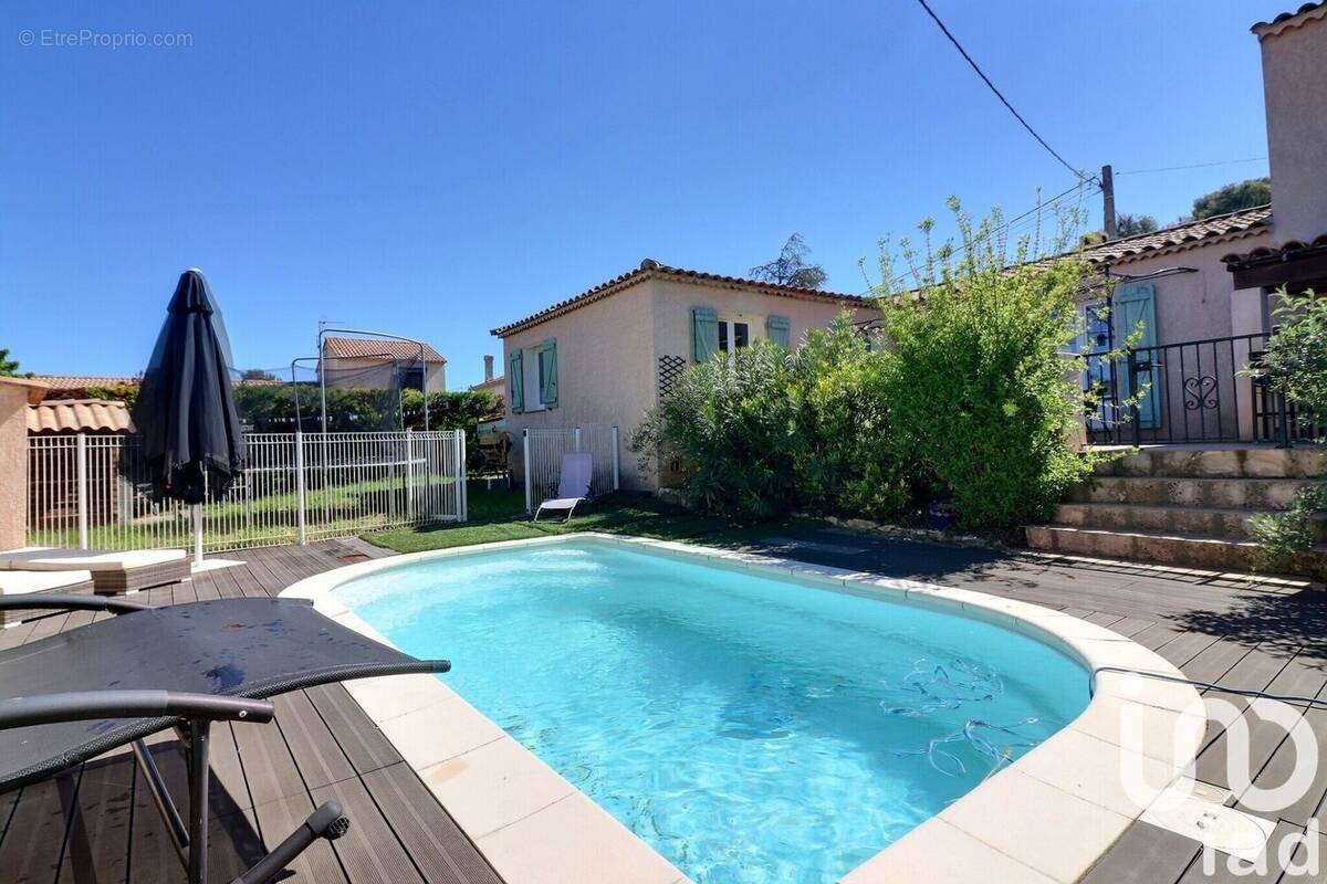 Photo 1 - Maison à SEILLONS-SOURCE-D&#039;ARGENS
