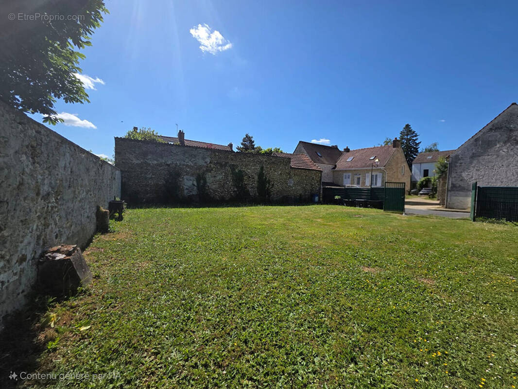Terrain à AINCOURT