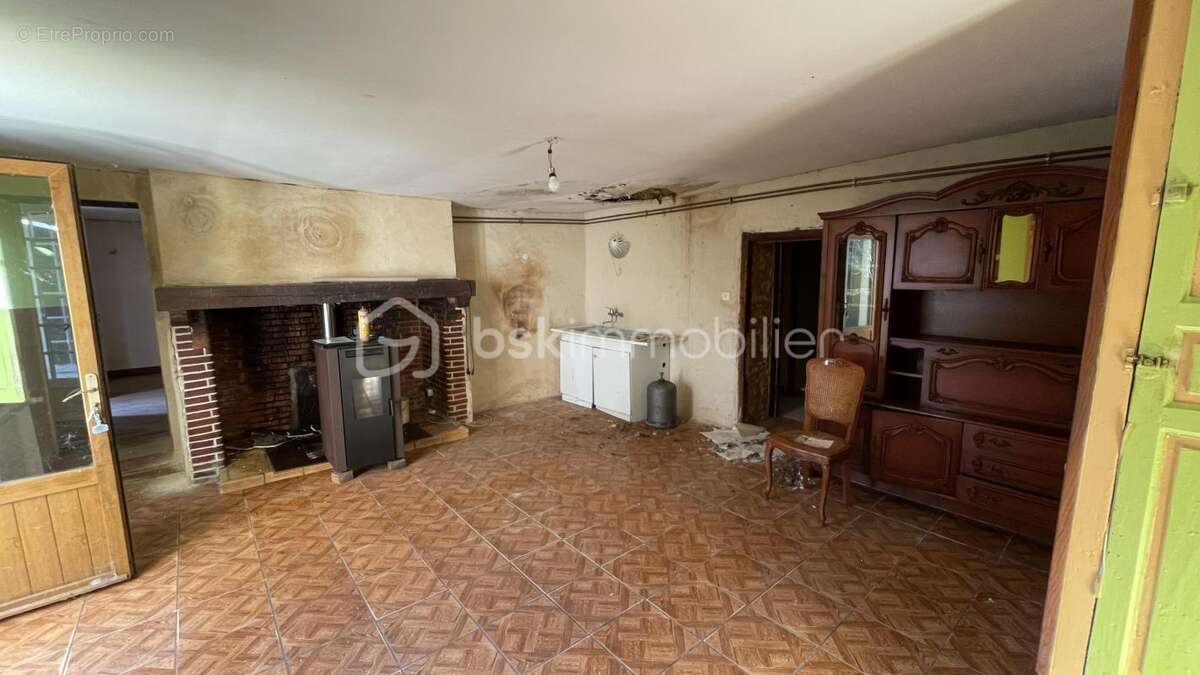 Maison à PRESSIGNAC-VICQ