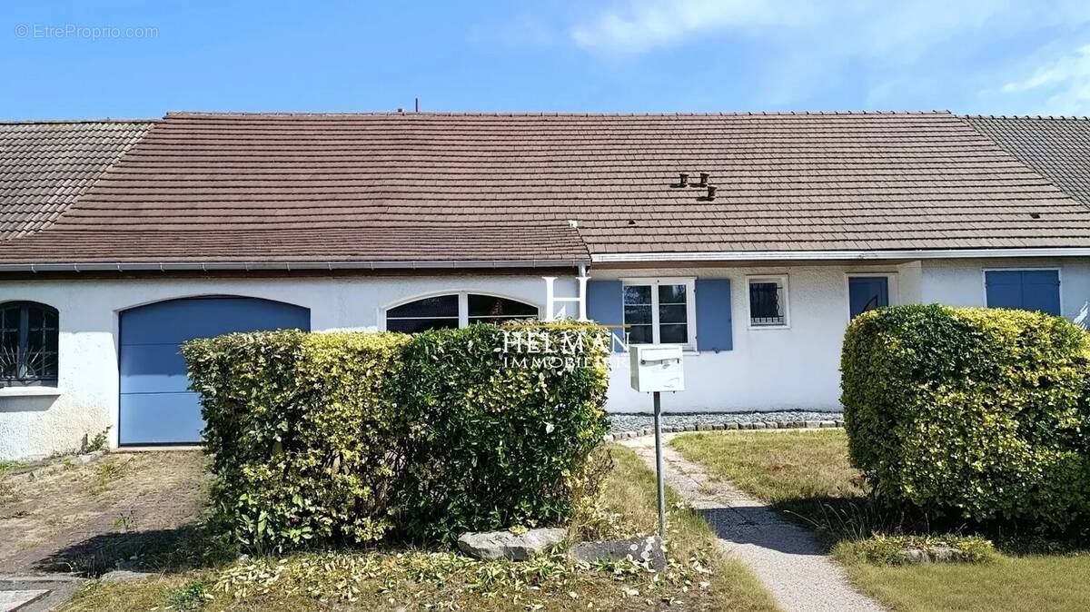 Maison à OYE-PLAGE