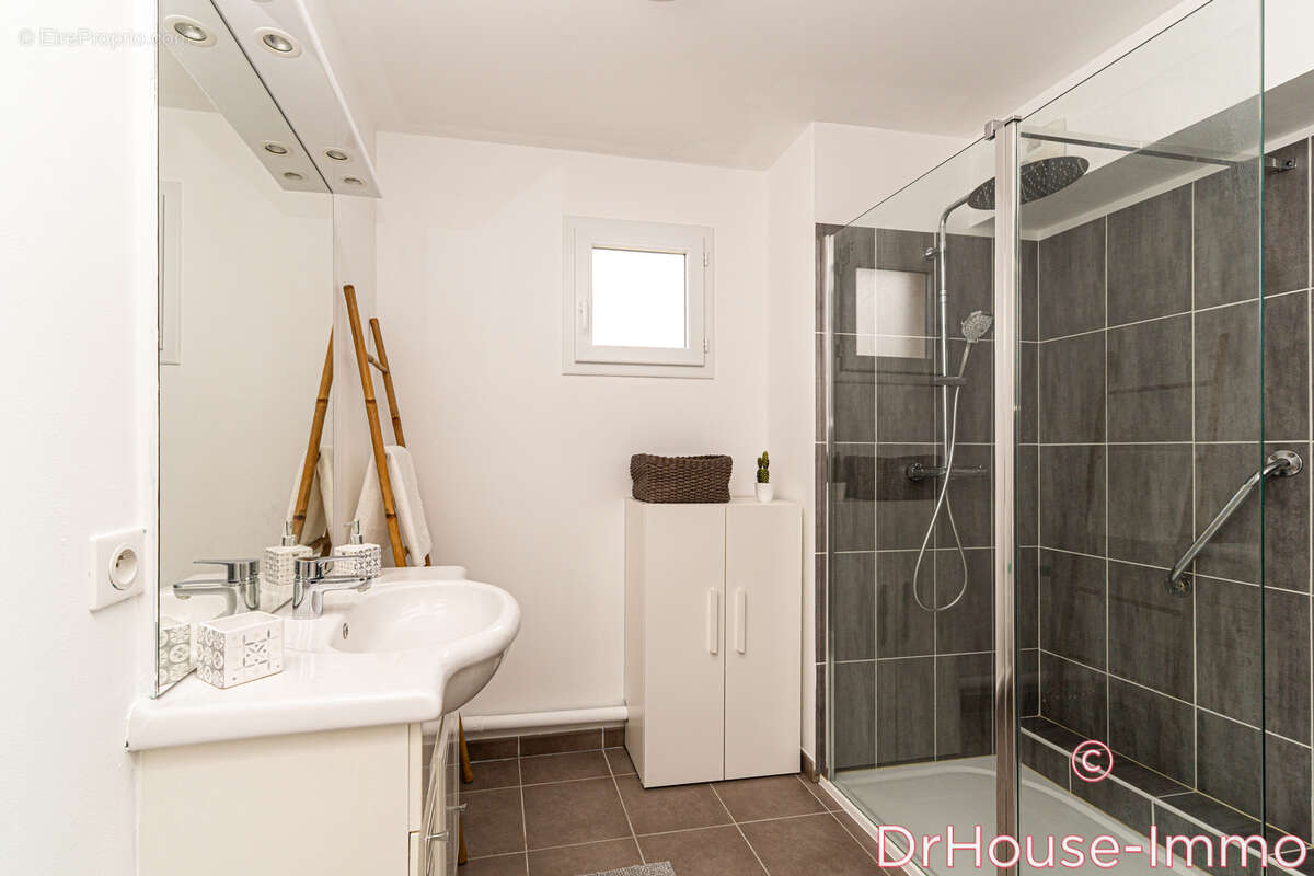 Appartement à VENELLES