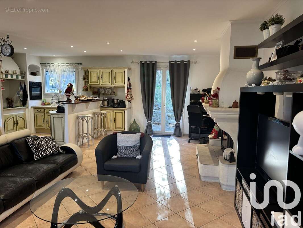 Photo 2 - Maison à FLASSANS-SUR-ISSOLE