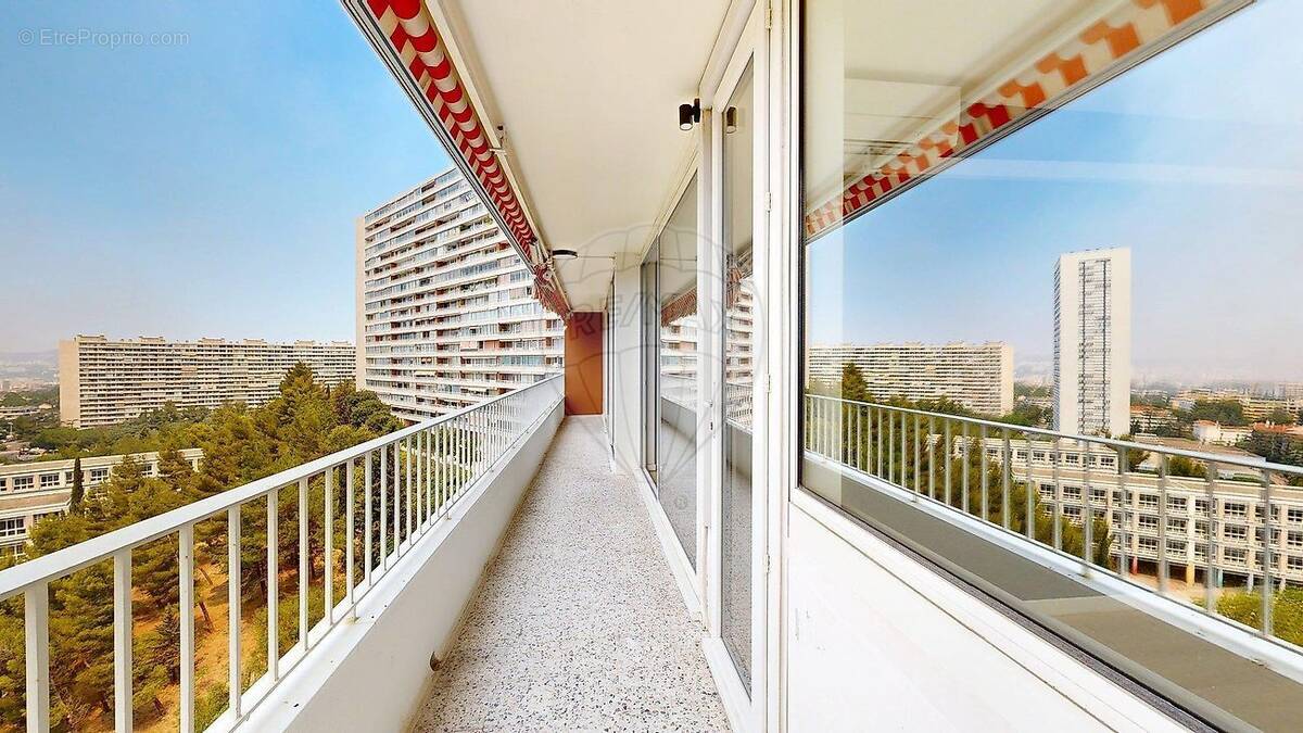 Appartement à MARSEILLE-9E