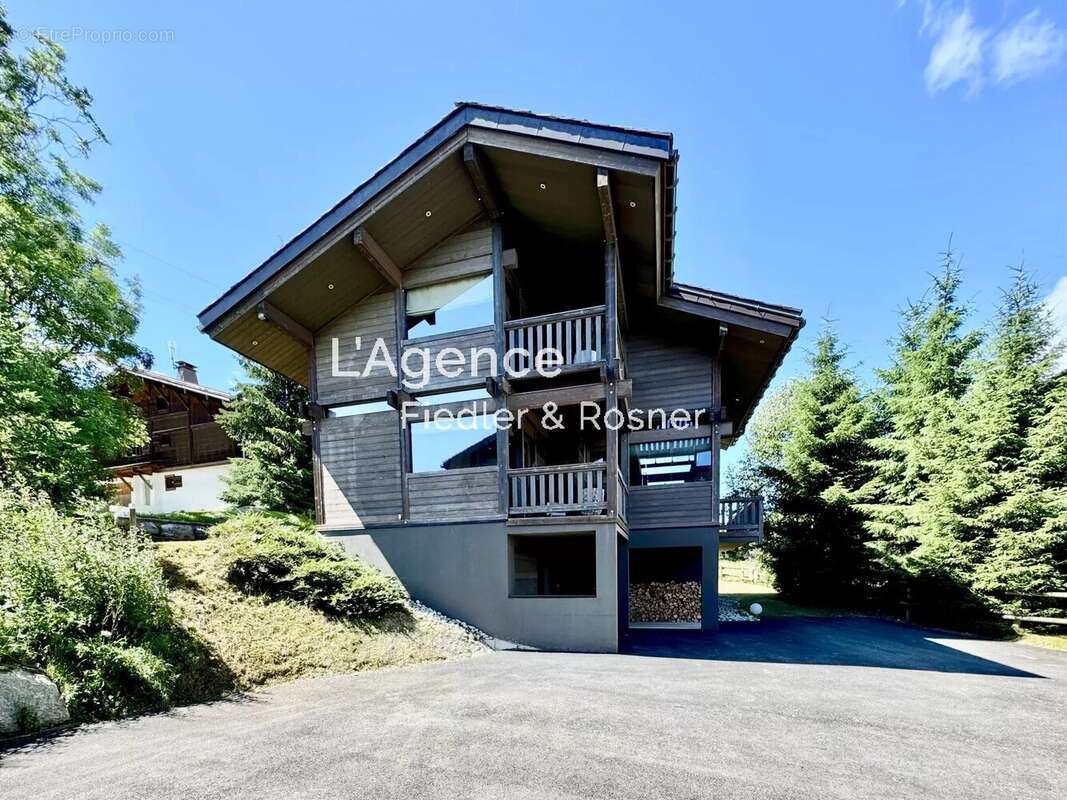 Maison à DEMI-QUARTIER