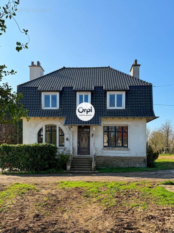 Maison à LA CAPELLE-LES-BOULOGNE
