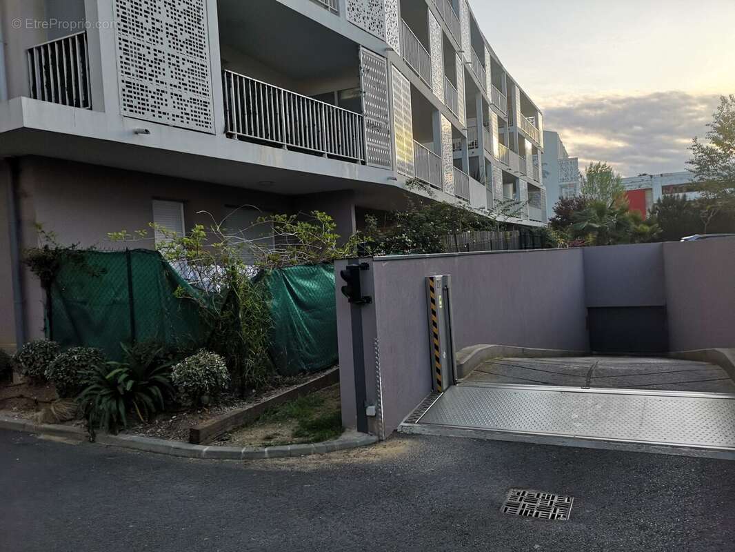 Parking à CANNES