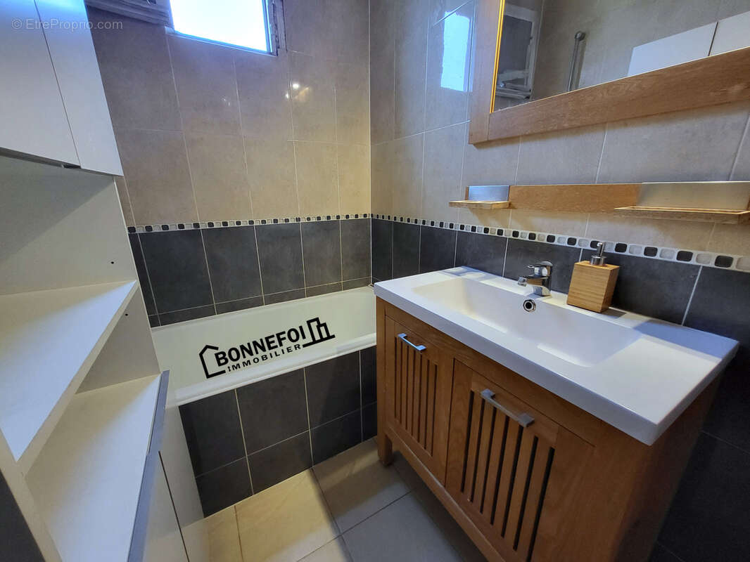 Appartement à SAINT-MAUR-DES-FOSSES