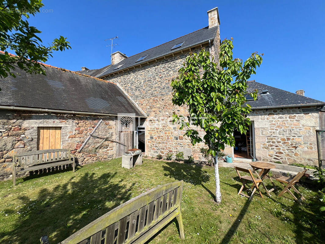Maison à PLEUBIAN