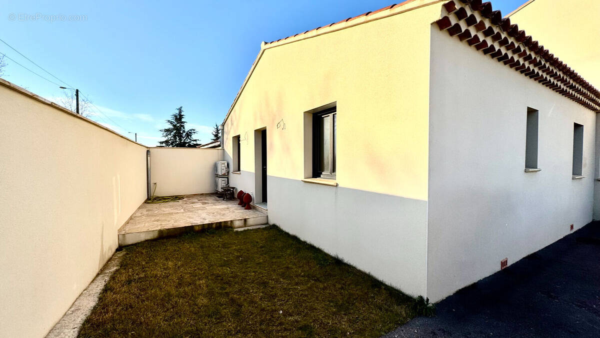 Maison à MORIERES-LES-AVIGNON