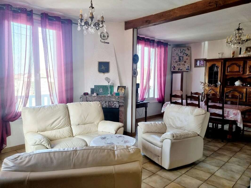 Maison à EPONE