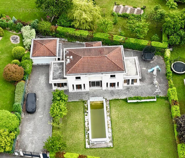 Maison à PREVESSIN-MOENS