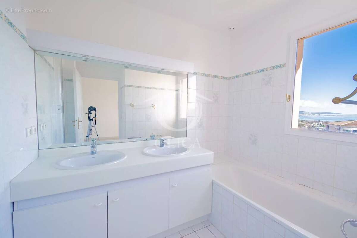 Appartement à VILLENEUVE-LOUBET