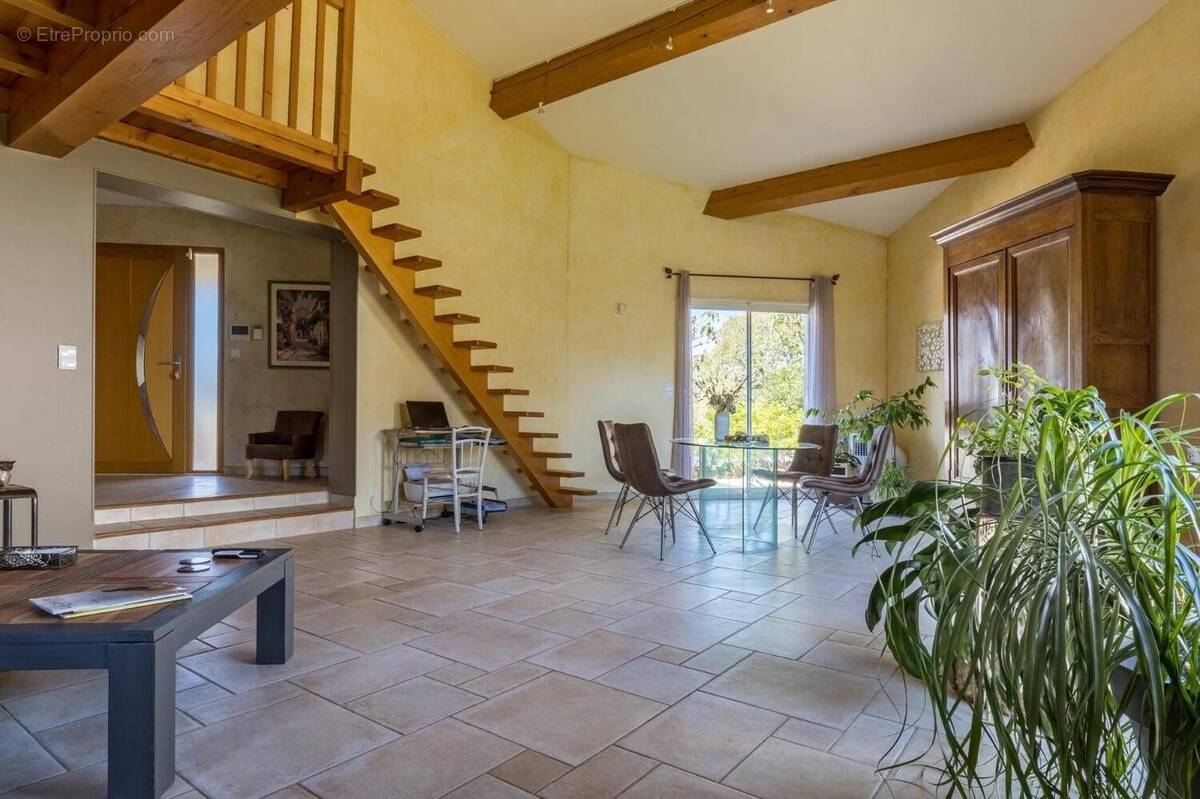 Maison à SAINT-JUERY