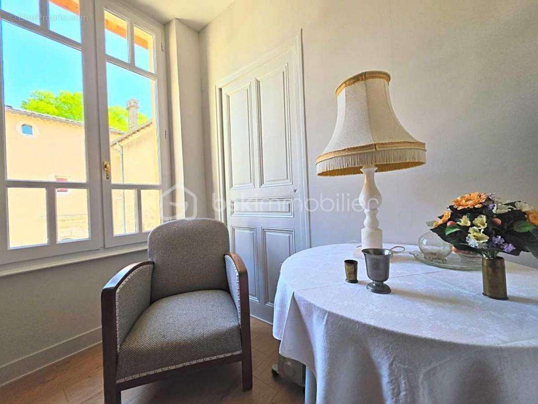 Maison à MONTELIMAR