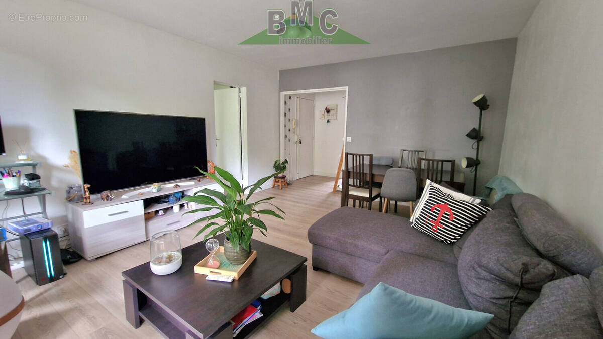 Appartement à LE PLESSIS-BOUCHARD