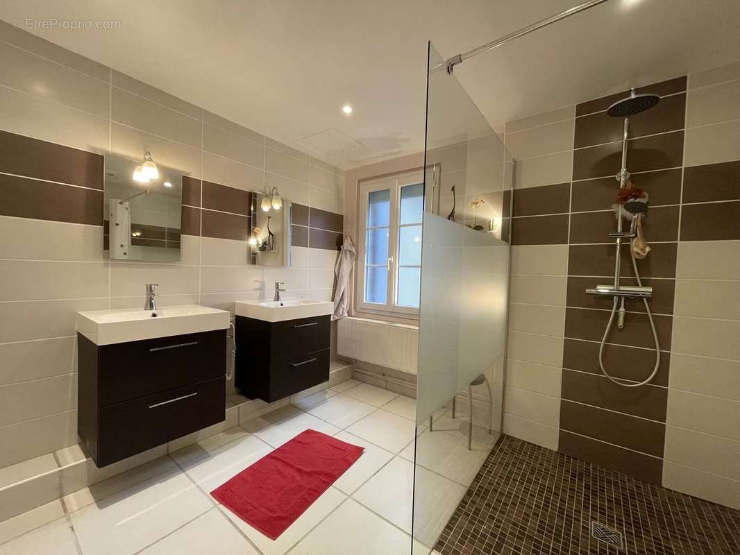 Maison à FONTAINE-SIMON