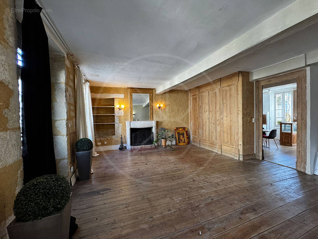 Maison à GENSAC