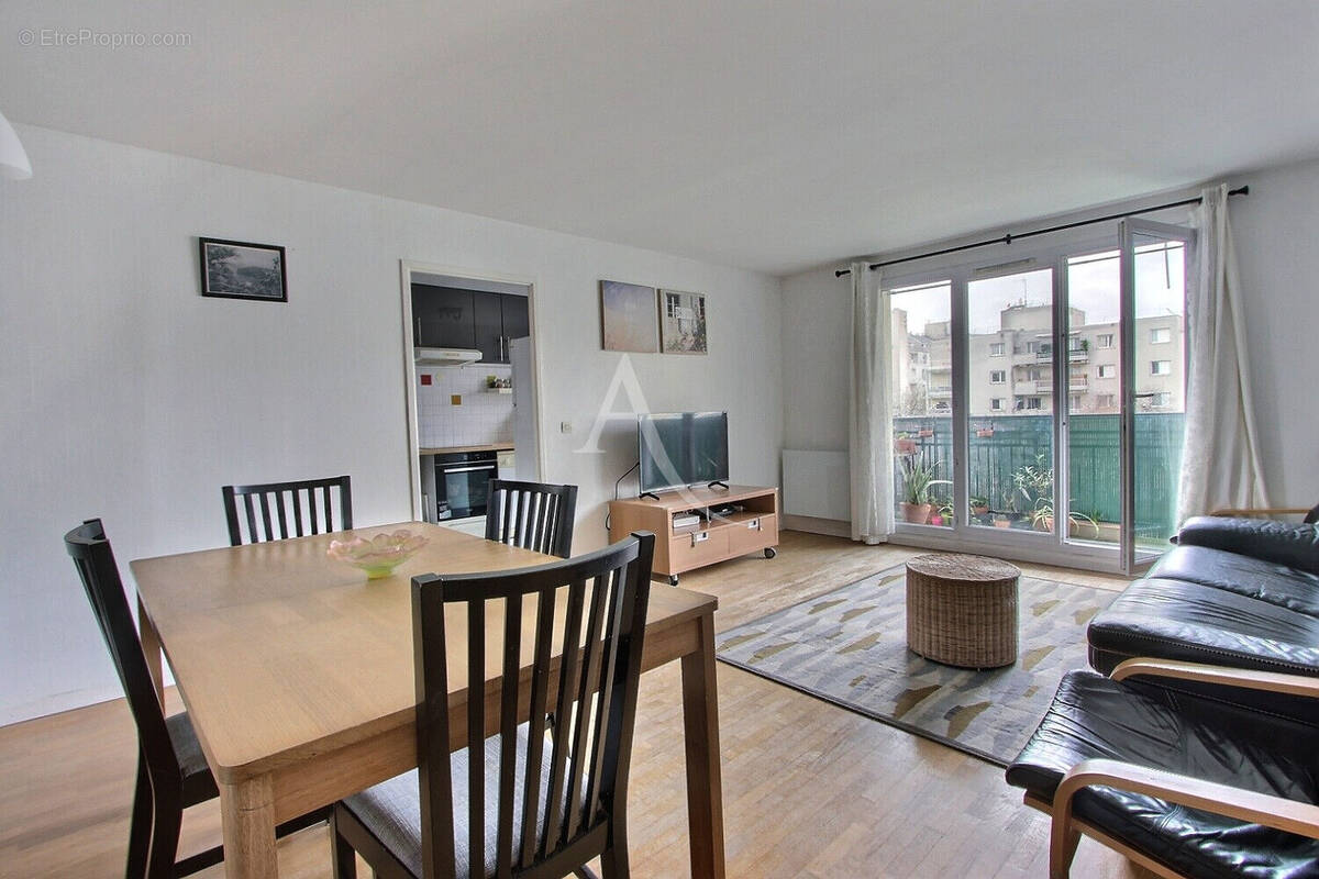 Appartement à VILLENEUVE-LA-GARENNE