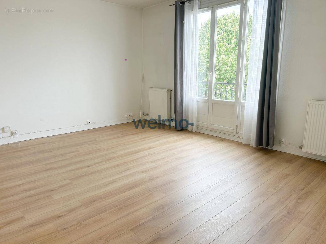 Appartement à SAINT-MAUR-DES-FOSSES
