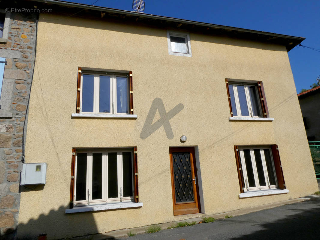 Maison à BESSENAY