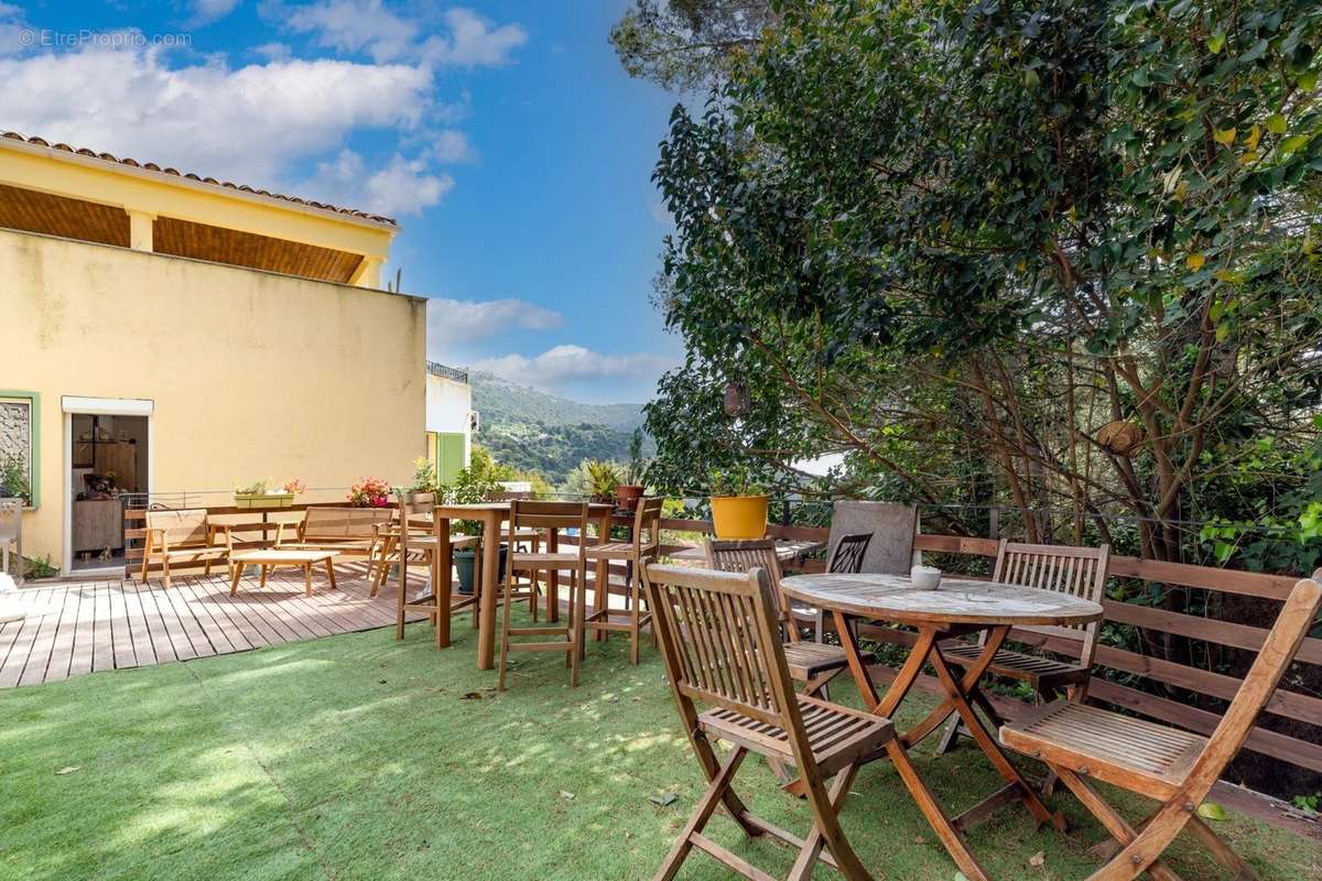 Maison à EZE