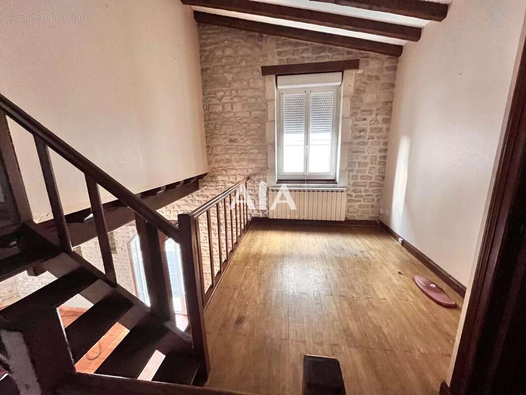 Appartement à MAINE-DE-BOIXE