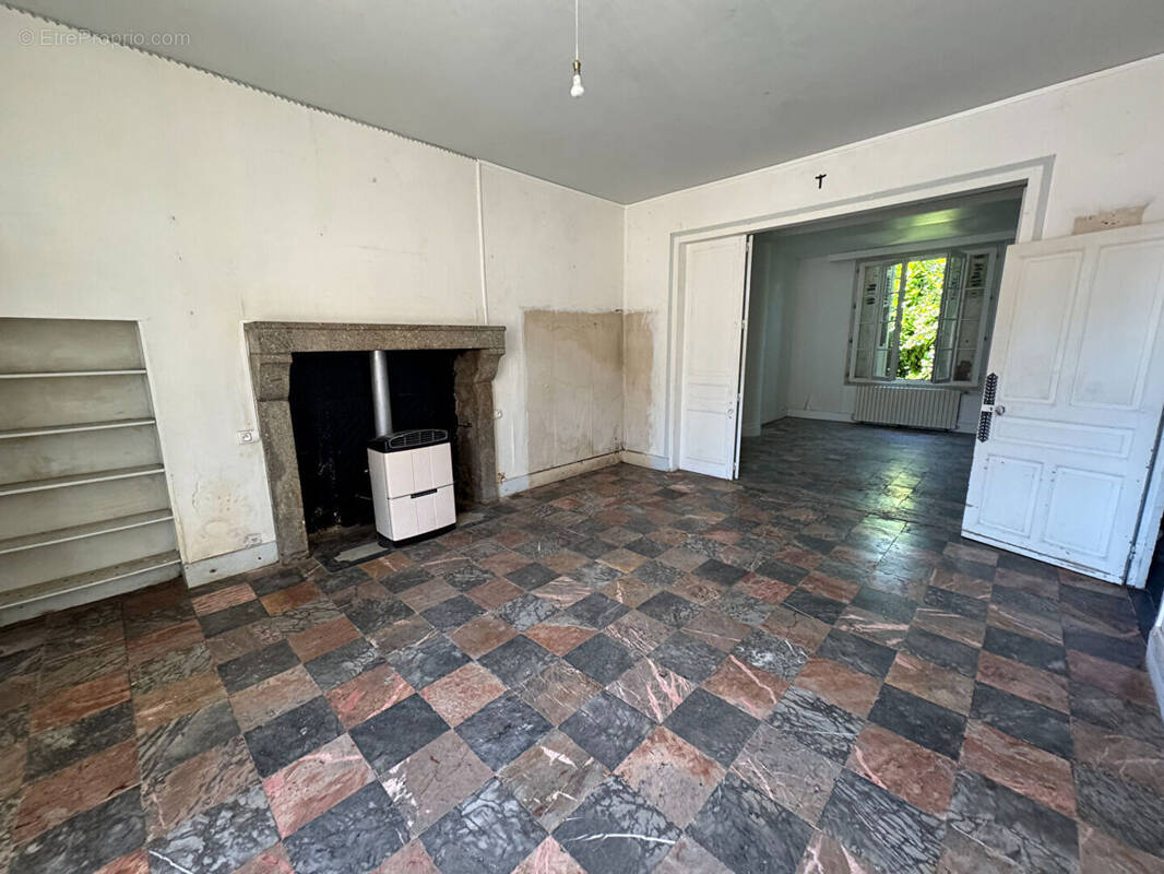 Maison à BUSSIERE-POITEVINE