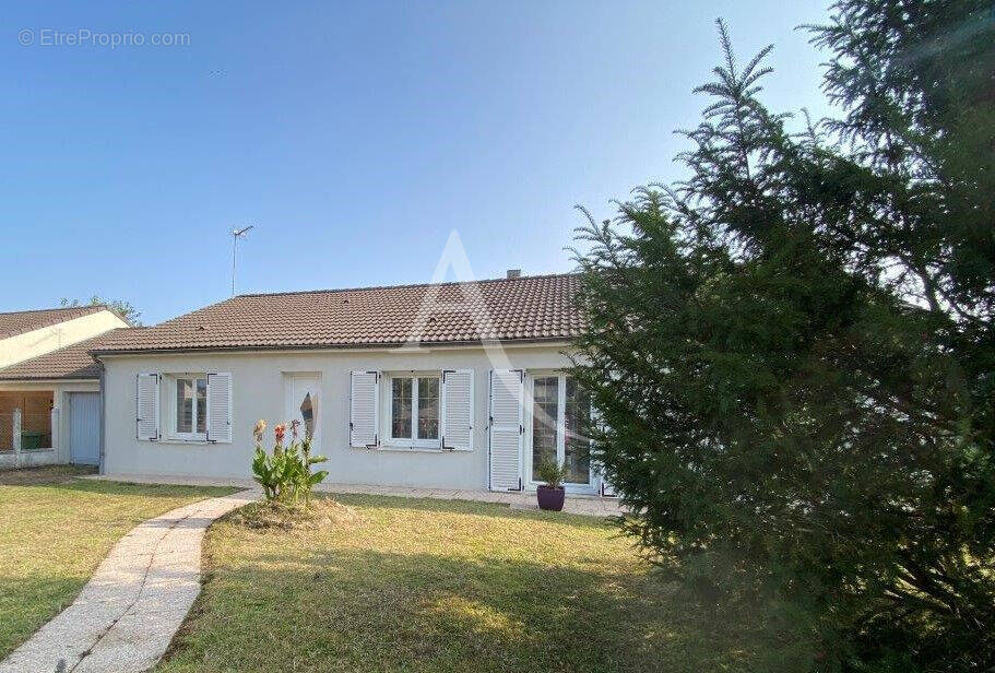 Maison à NEUVILLE-AUX-BOIS