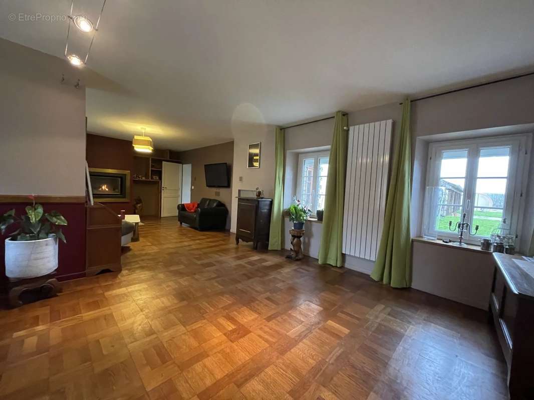 Maison à FONTAINE-SIMON