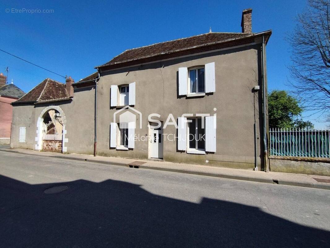 Photo 1 - Maison à SAINT-MAURICE-SUR-AVEYRON