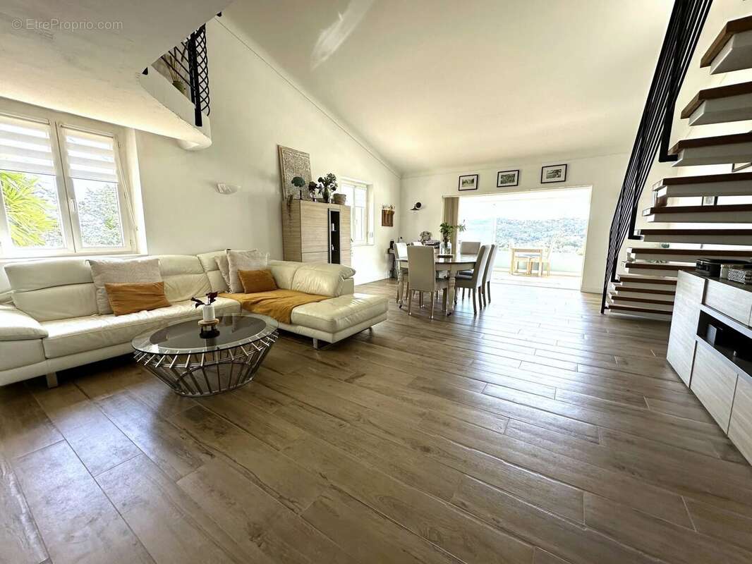 Maison à VALLAURIS