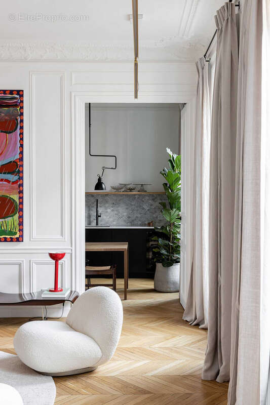 Appartement à PARIS-1E