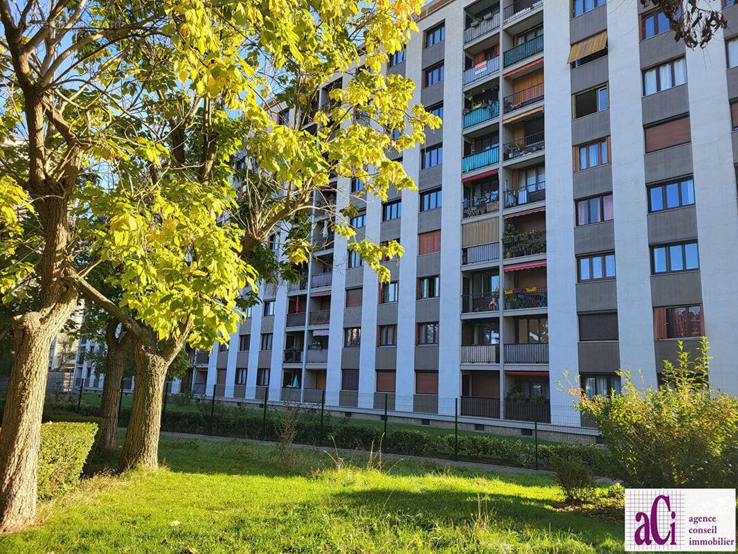 Appartement à L&#039;HAY-LES-ROSES