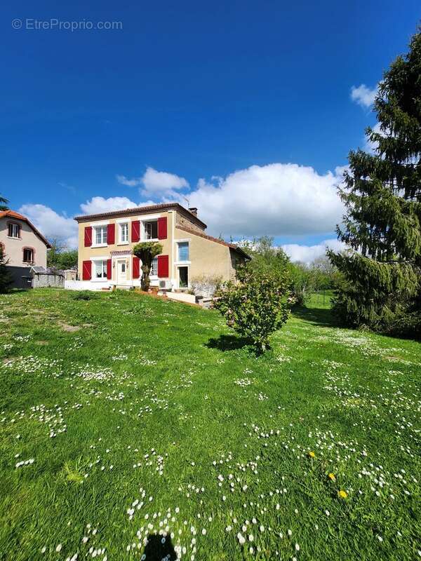 Maison à COGNAC-LA-FORET