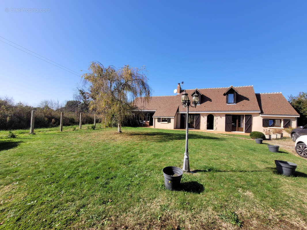 Maison à LA SUZE-SUR-SARTHE